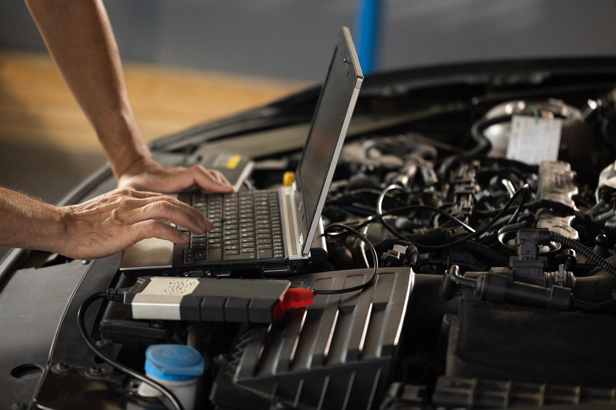 engine fault repair needed معنى