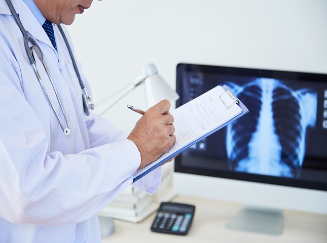من هي الحالات التي تستفيد أكثر بخدمات الأشعة المنزلية المتنقلة من مركز هيلث سكان 1 هيلث سكان أشعة منزلية متنقلة
