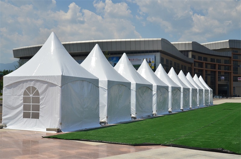 خيام أوروبية متطورة 