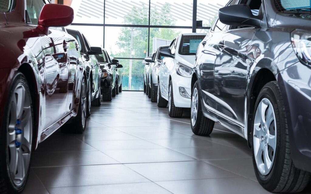 شراء سيارات مستعملة في الأسواق المحلية