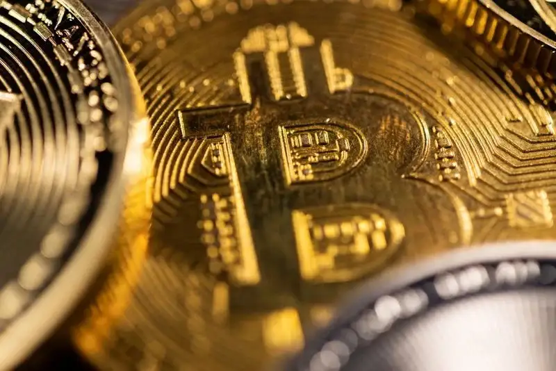 الساعات الأخطر في وول ستريت (Wall Street): كيف يمكن لخطاب كيفن وارش (Kevin Warsh) أن يقلب أسواق الأسهم، والذهب، والبيتكوين (Bitcoin) الليلة!